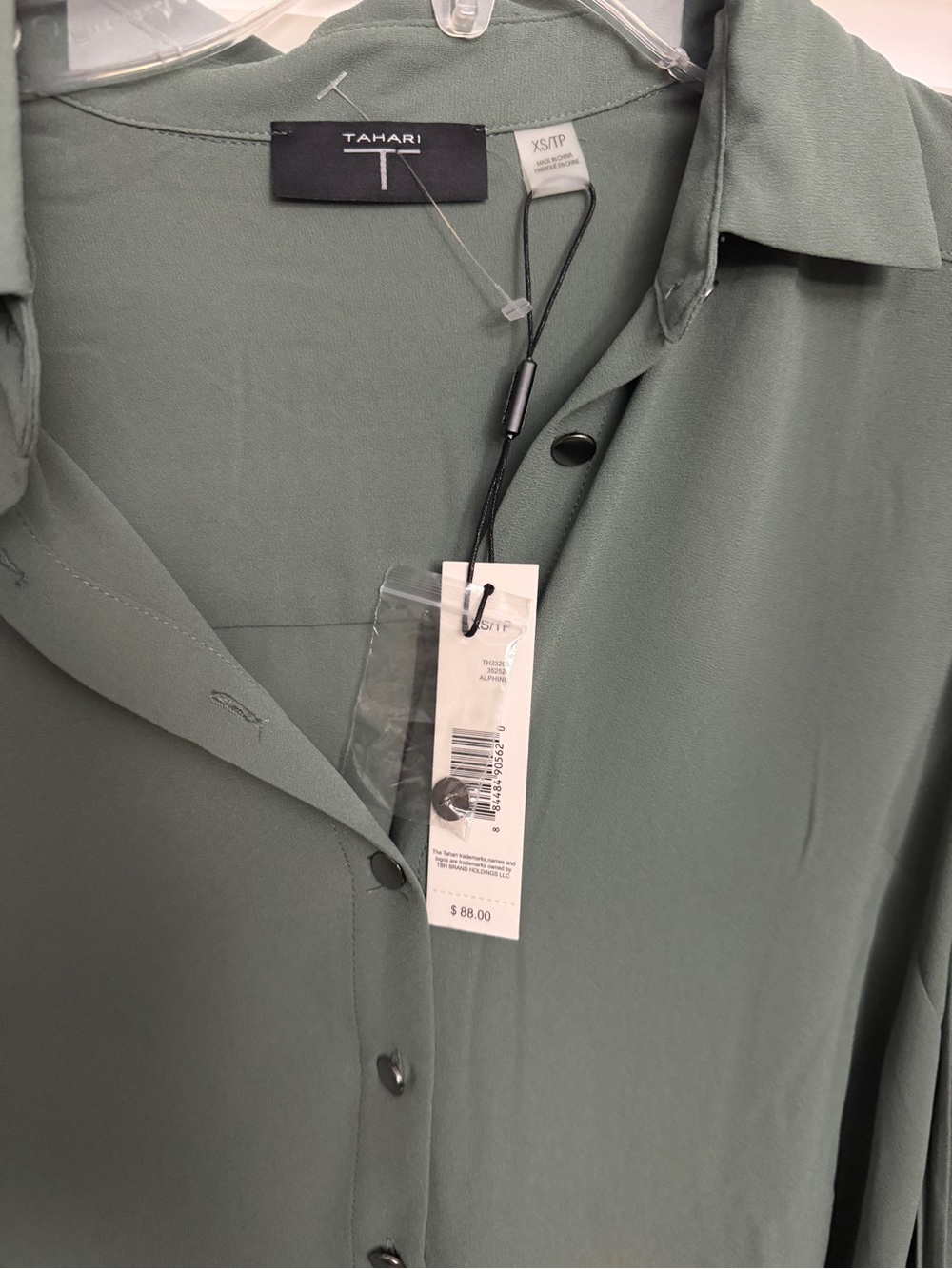 Tahari Sage Green Casual Button-Down Shirt